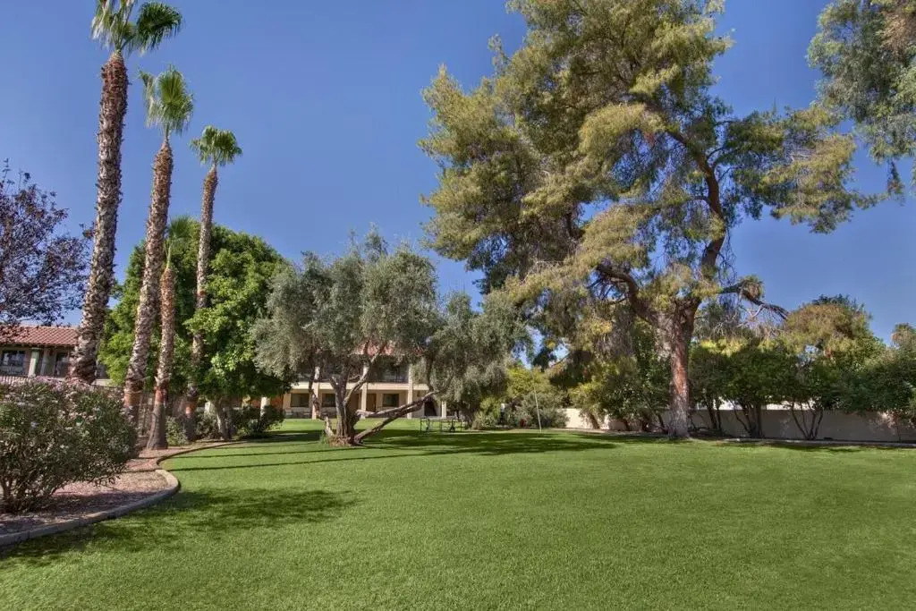 Days Inn and Suites Scottsdale