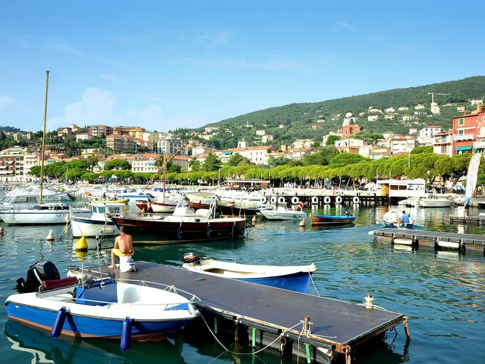 Cozy Holiday Home in Lerici Italy with Sea Nearby