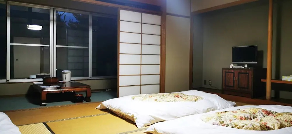 Shiozawa Onsen Shichihokan