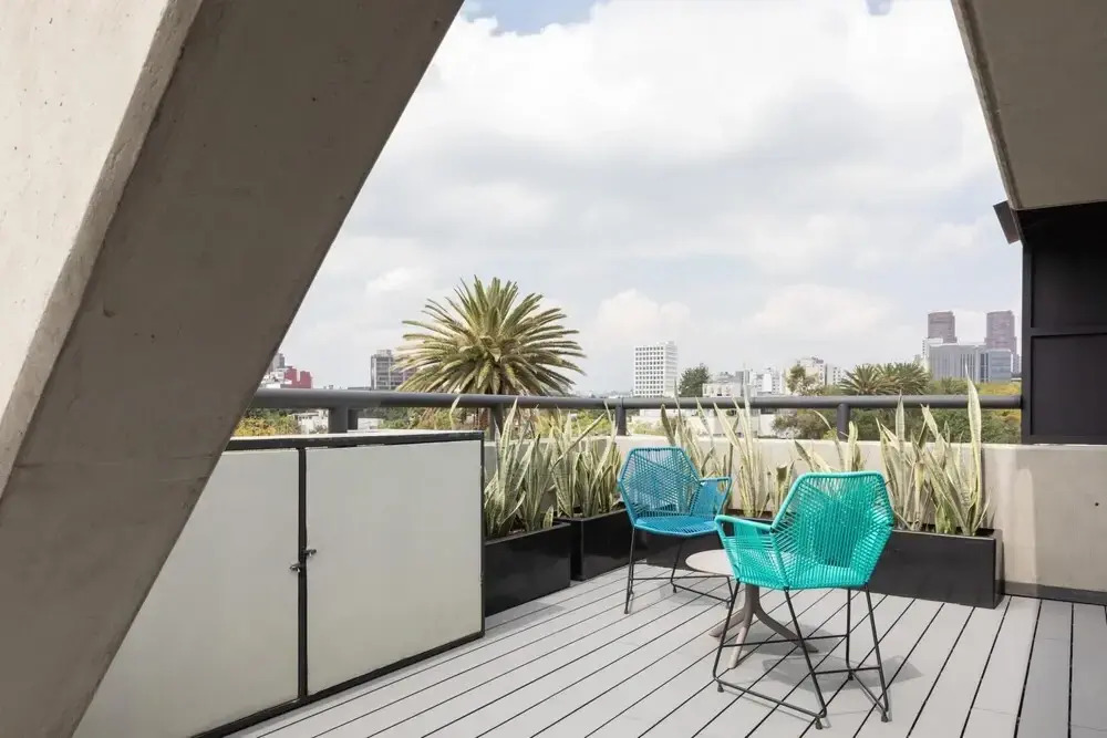 Renovated 1BR Balcony Rooftop
