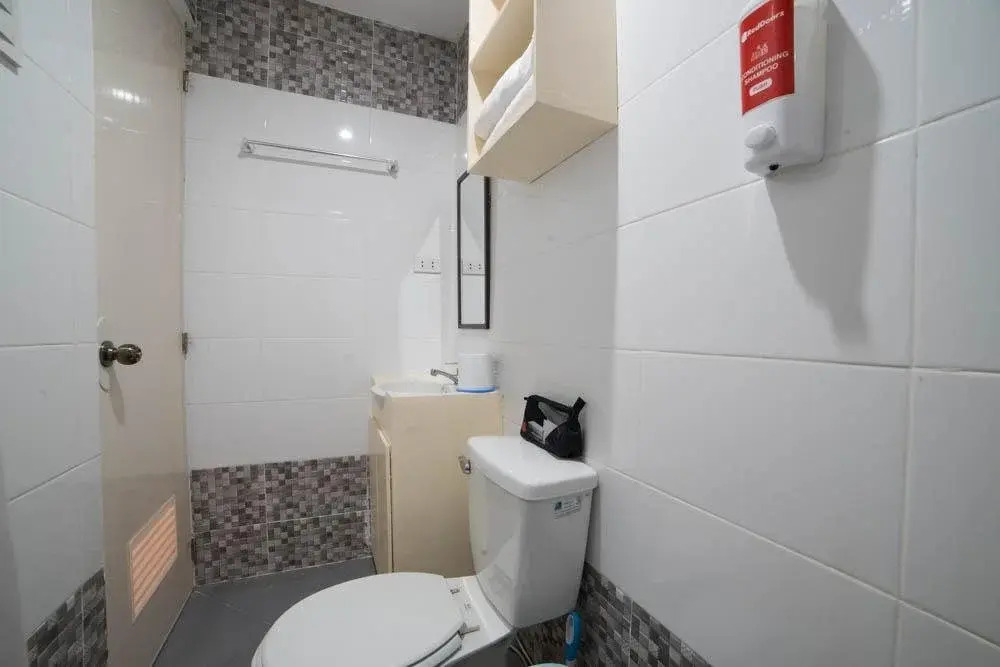 RedDoorz Plus @ Ruby Las Pinas Weekly Stay