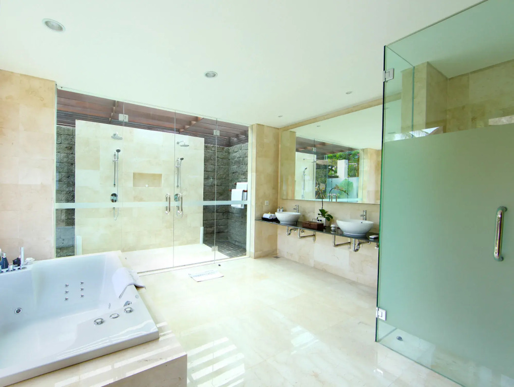 Legian Beach Villas