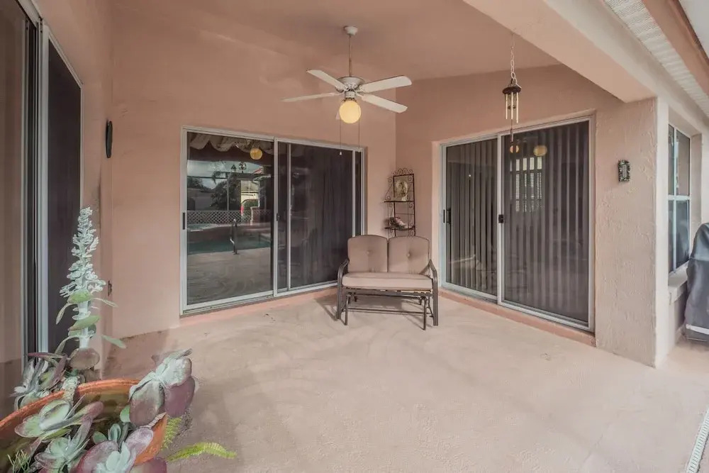 Lopez Lane 1302 by White Pelican VR
