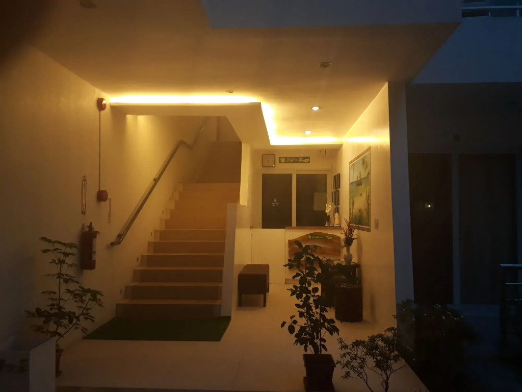 Jeffrey S Hotel
