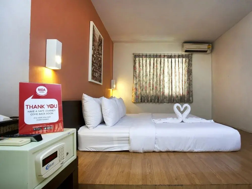 NIDA Rooms Talat Yot Night Market
