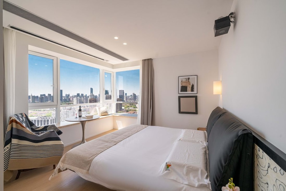 Shanghai Hills&FanStay close to Tianzifang Line 9