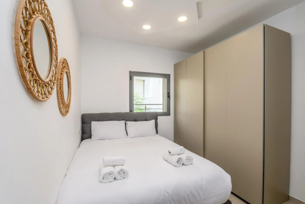 Very nice 1 BDR apartment 2 min from the beach !