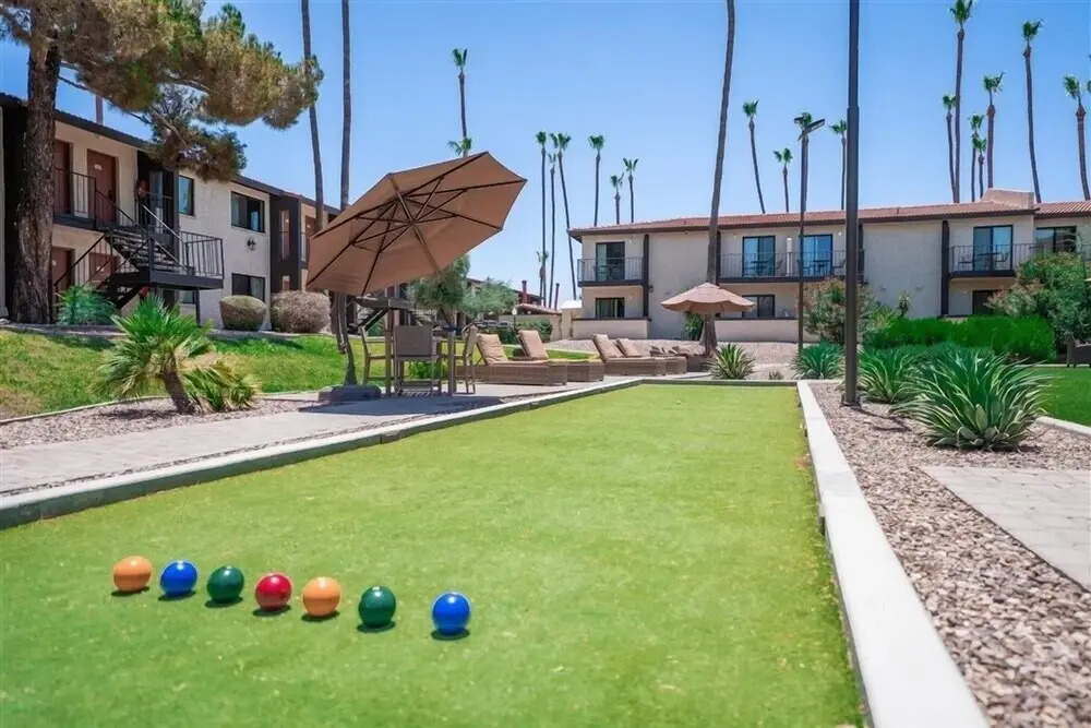 214 Fully Furnished 1BR Suite-Outdoor Pool! by RedAwning