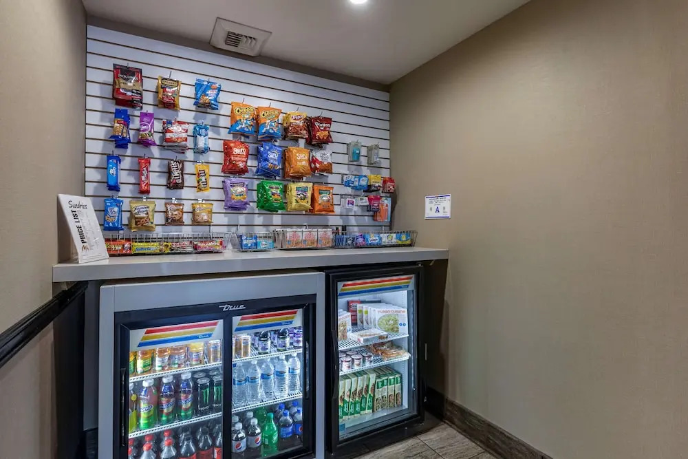 Holiday Inn Express Las Vegas-West (The Lakes)