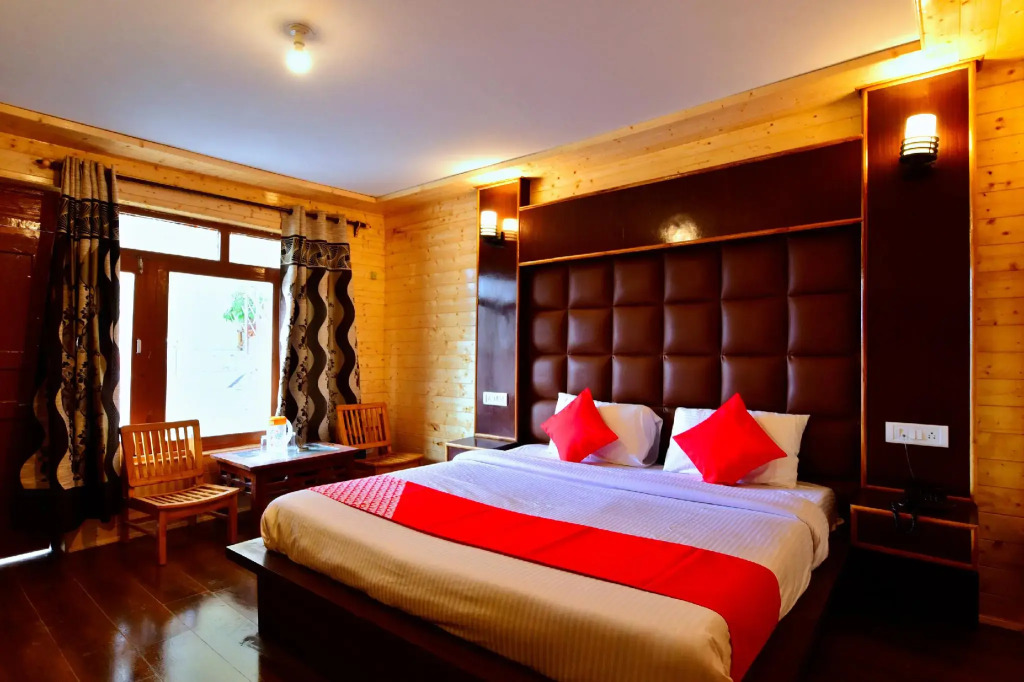 OYO Flagship 30387 Pine View Hotel Manali