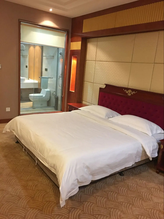 Gloria Plaza Hotel Hangtou