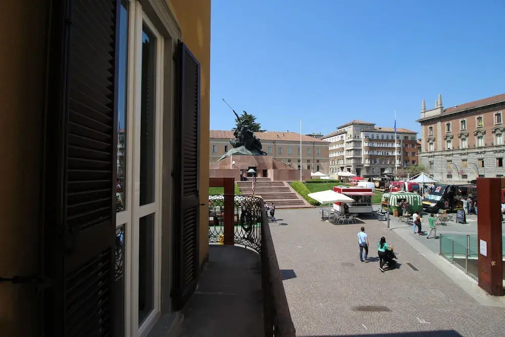 Piazza Trento 11