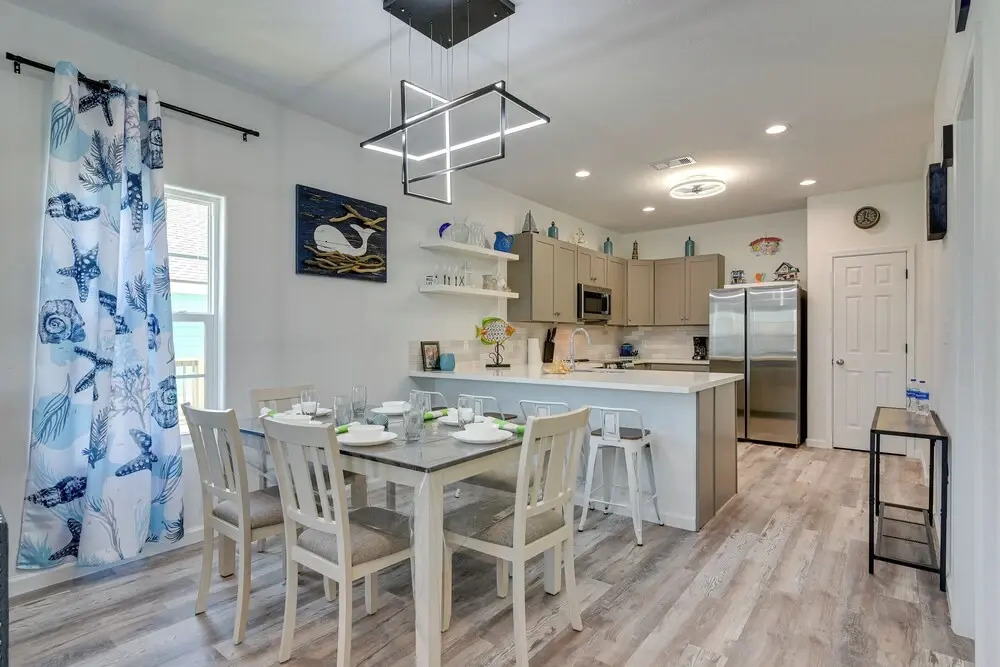 Walk to Gulf: Ocean-view Home in Crystal Beach!