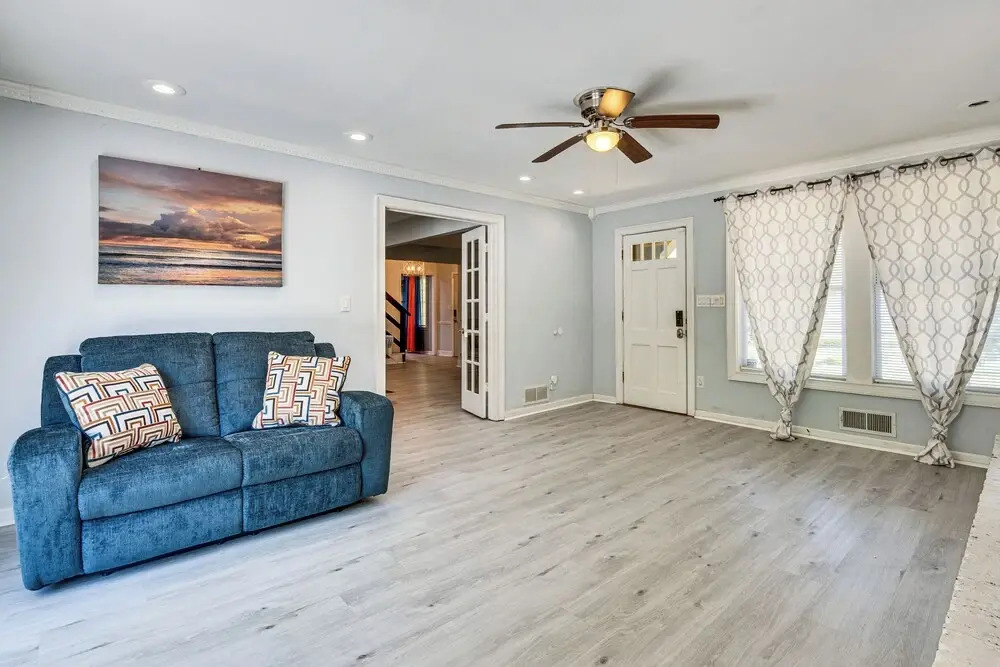 Spacious Home w/ Hot Tub, 14 Mi to Downtown Atl!