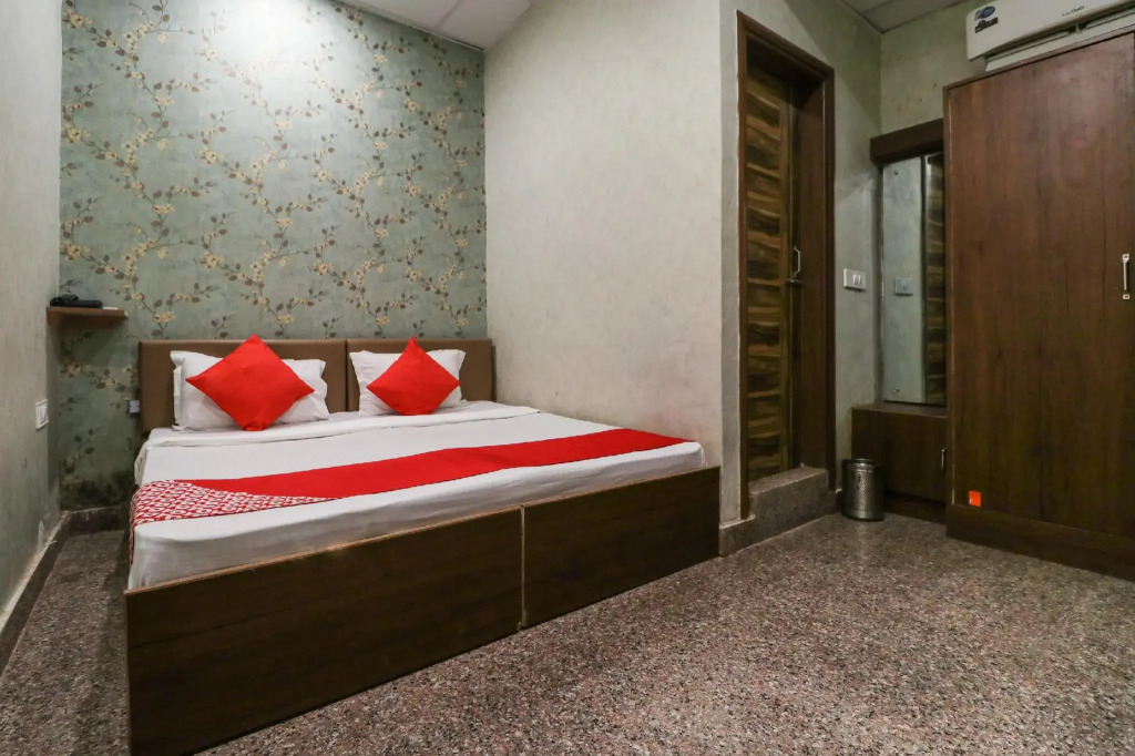 OYO 60466 Rana Residency