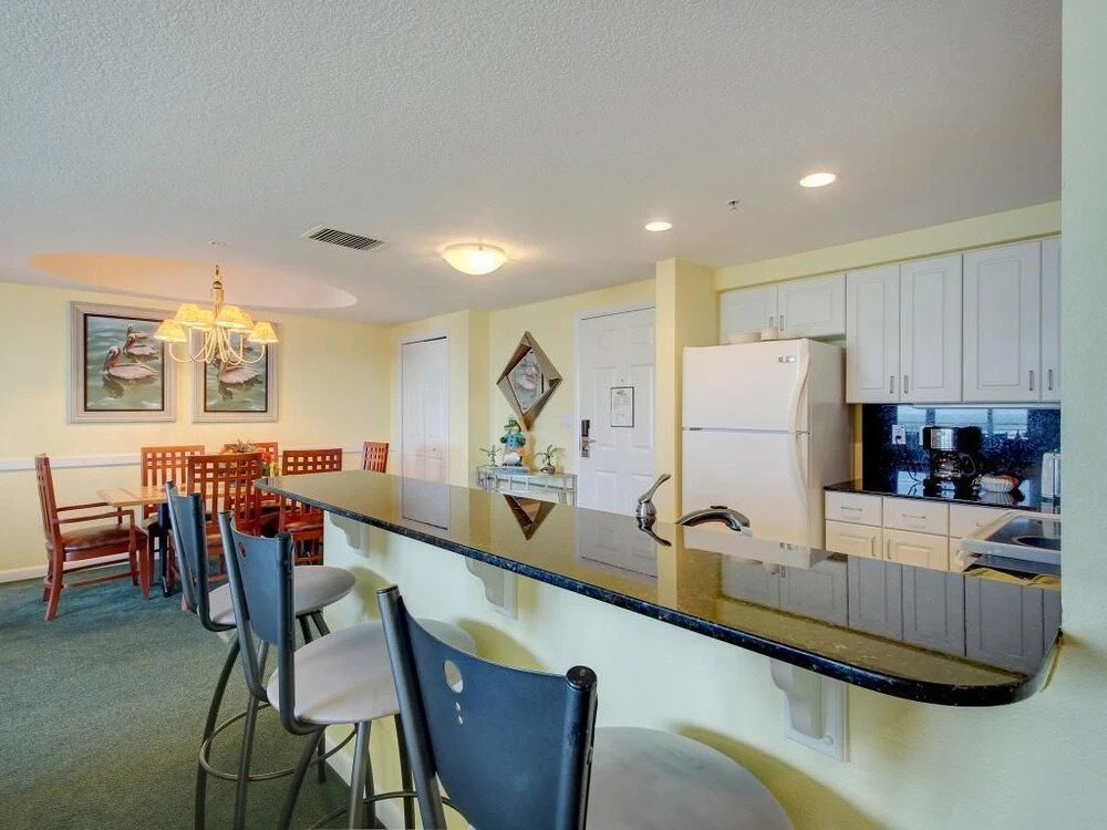 Ocean Walk 2430