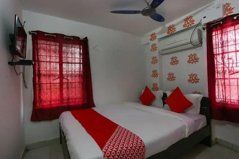 OYO 61919 Piyush Residency