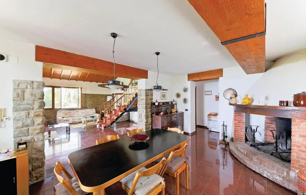 Stunning Home In San Feliciano Sul Tpg