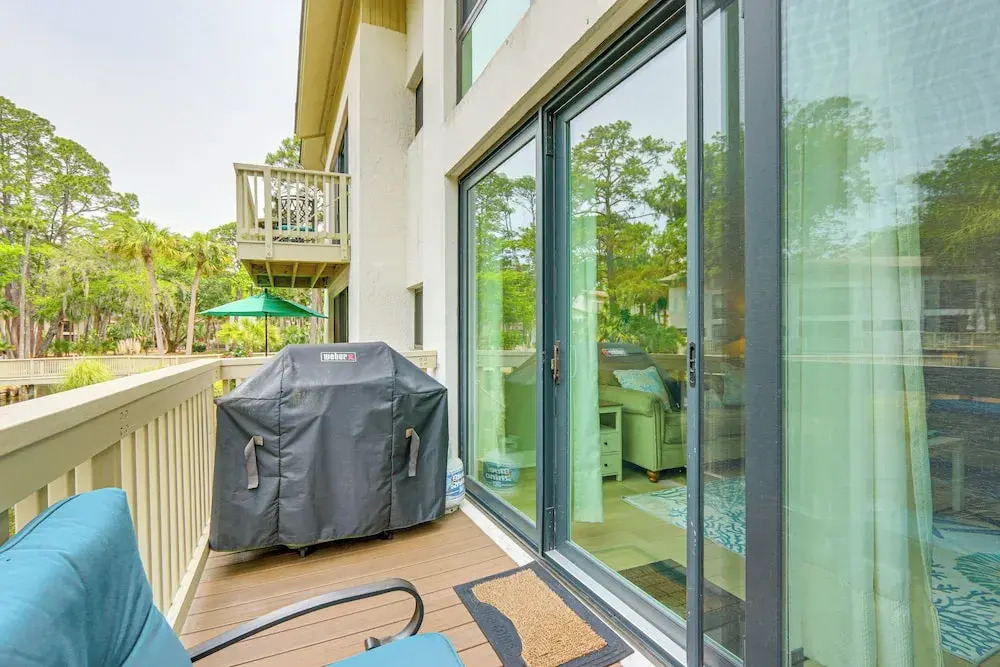 Walk to Beach: Coligny Gem w/ Community Perks