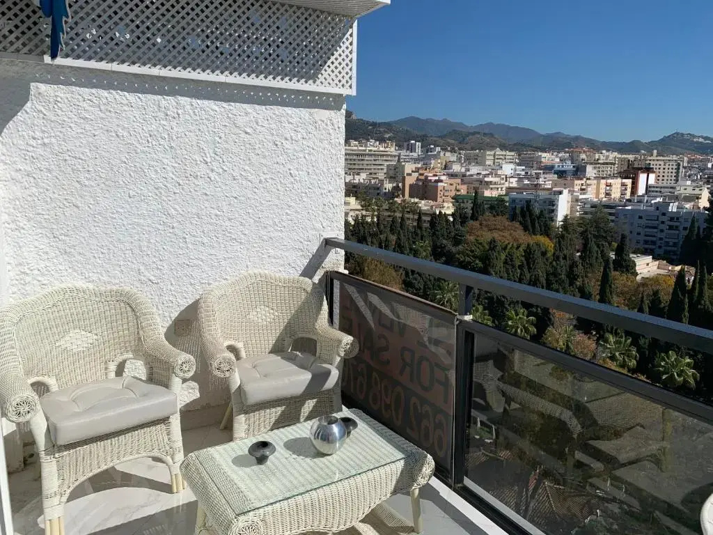 Skol 927a - Beachfront Central Luxury Penthouse