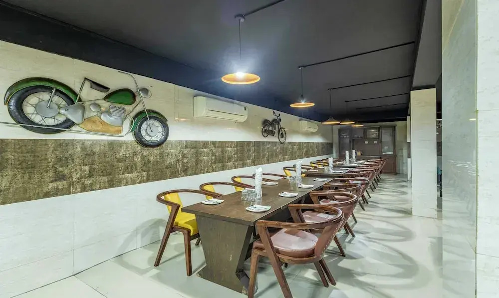 Hotel The Grand By OYO Rooms