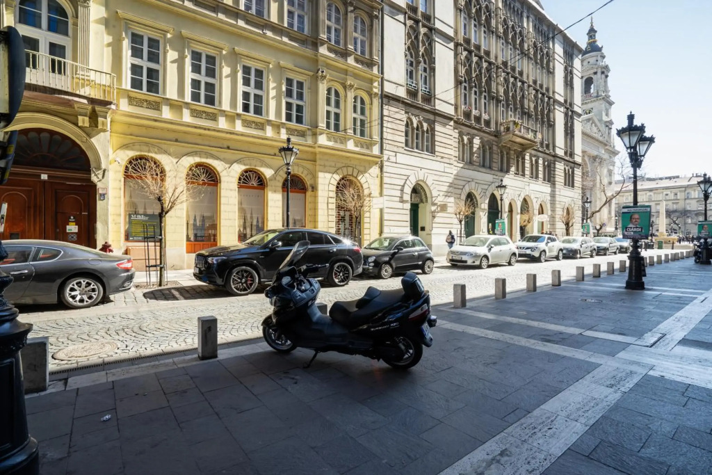 Elegant Suite Basilica View with free parking