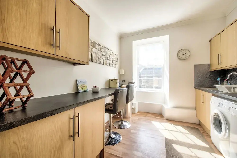 Spacious 2Br Home In New Town