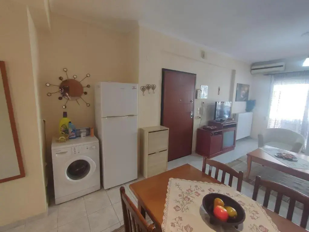 Dreamy 2 bedroom condo with free parking