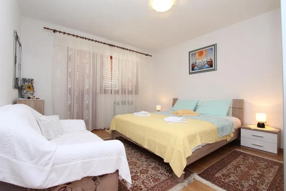 Apartment Stipe