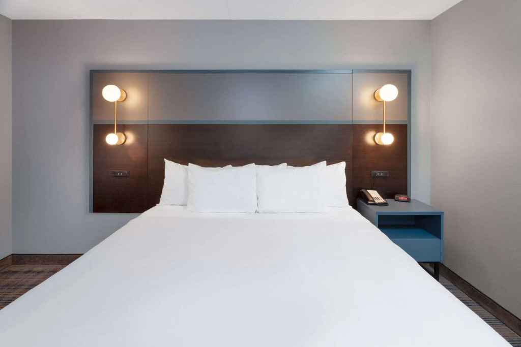 AmericInn by Wyndham Peoria