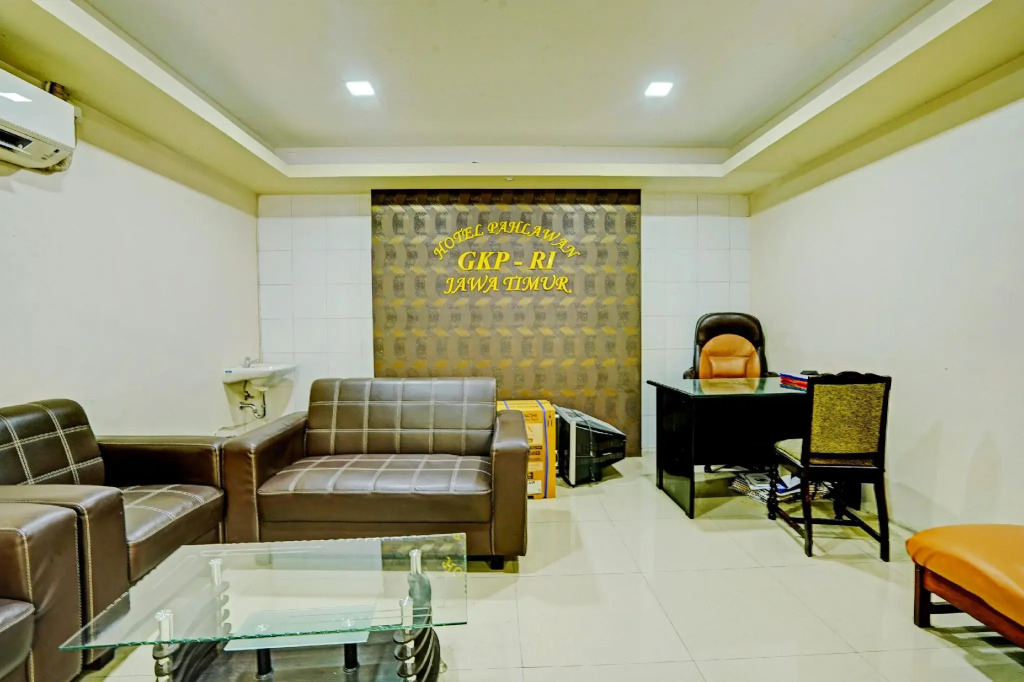 OYO 90177 Hotel Pahlawan