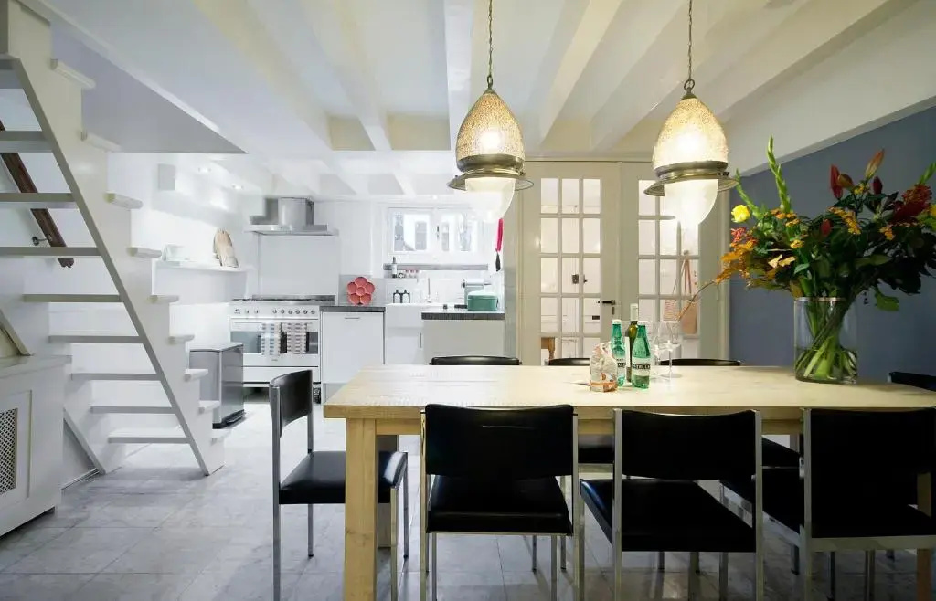 The Canal View Apartment