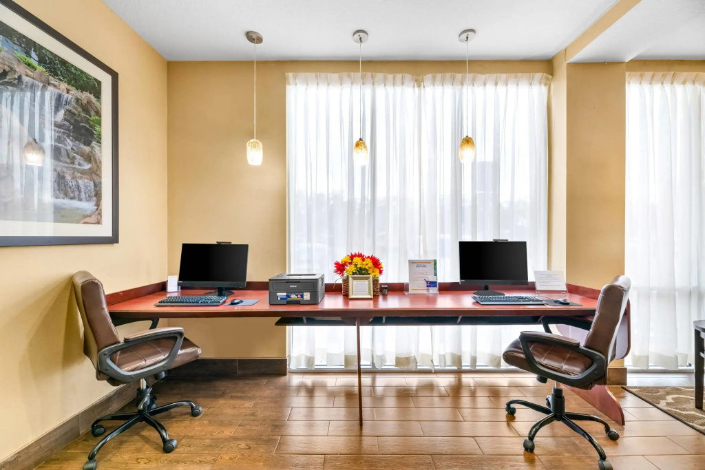 Comfort Suites Orlando Airport