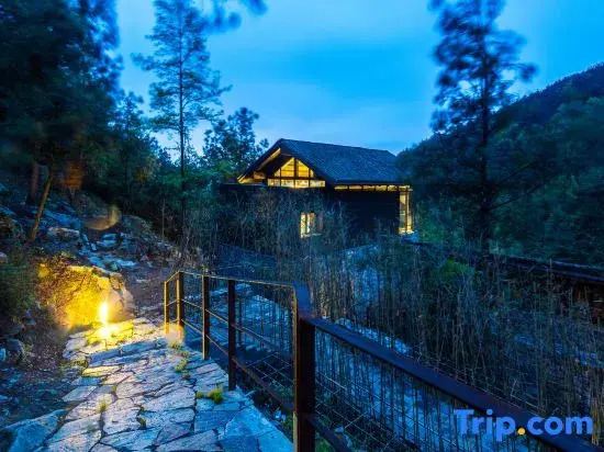 Shenqiuli Hidden World Resort Villa (Wulong Xiannvshan Branch)