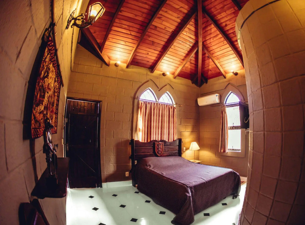 Pousada Camelot Inn