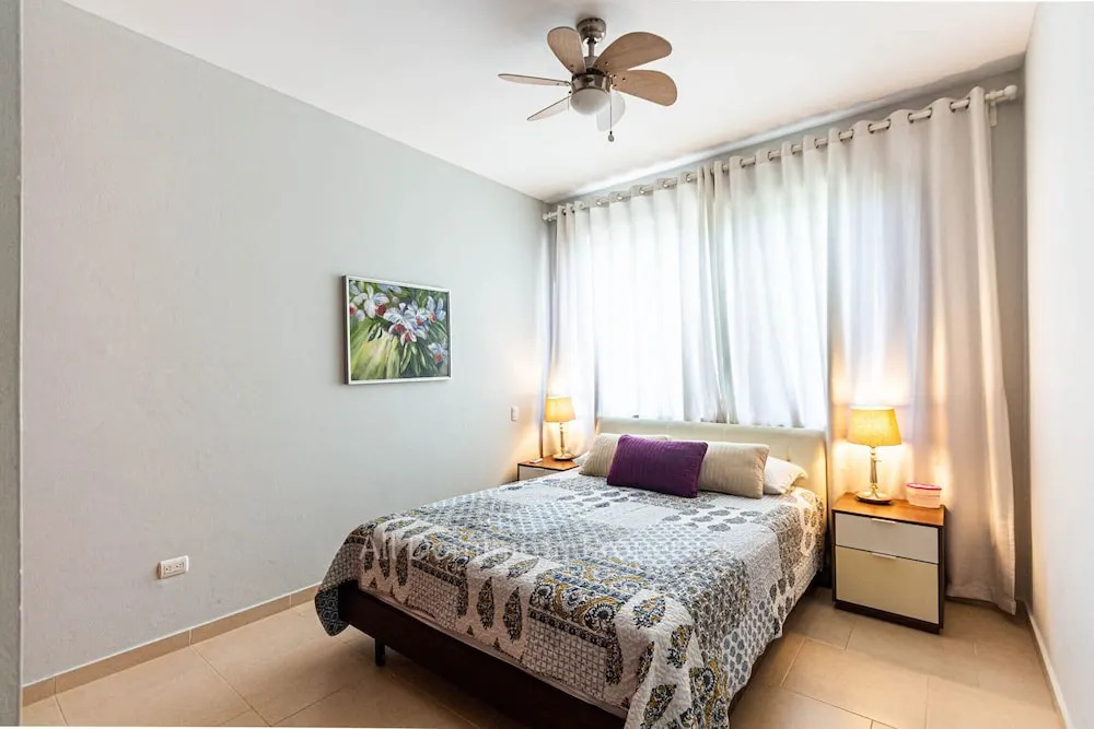 Infiniti Blu, Family Suite, Private Beach!