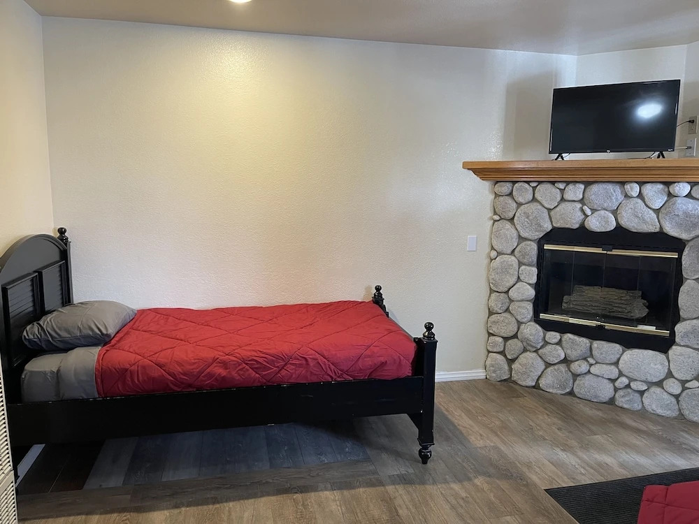 Snow Bear Lodge