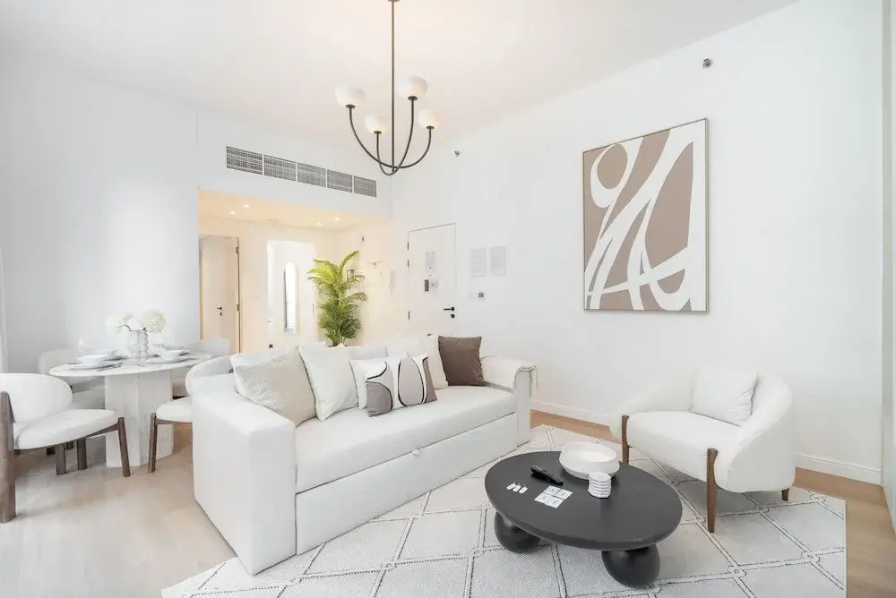 Bright and Airy 1-bedroom Apartment Perfect for 4 in Dubai Marina