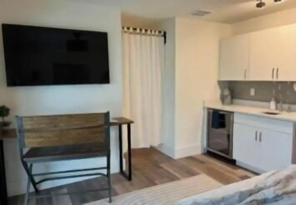 The White House On Flagler Beach - Unit 12 1 Bedroom Apts