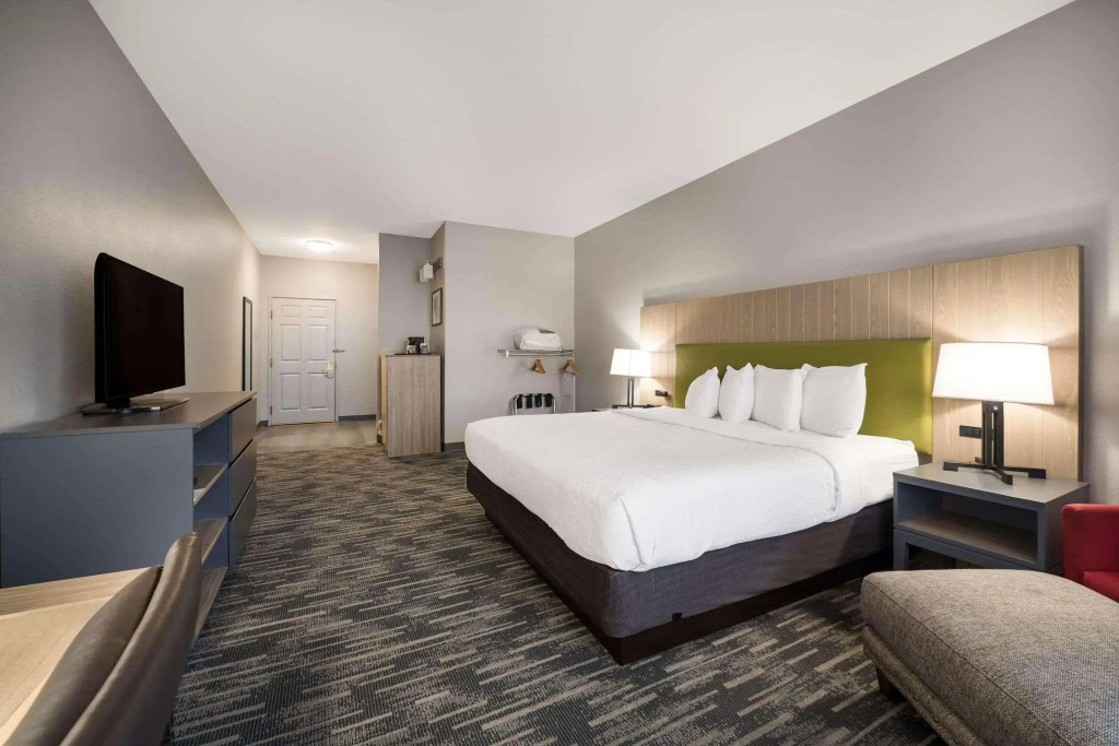 Country Inn & Suites by Radisson, Freeport, IL