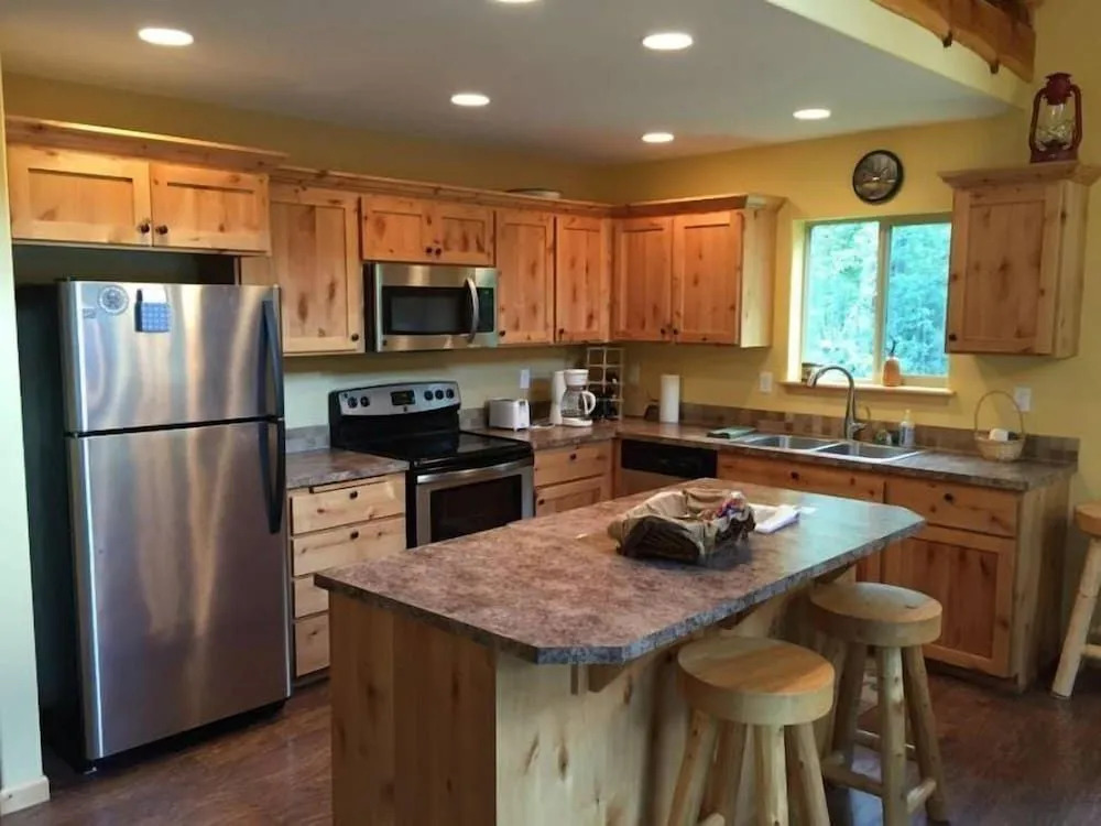 Creekside Cabin