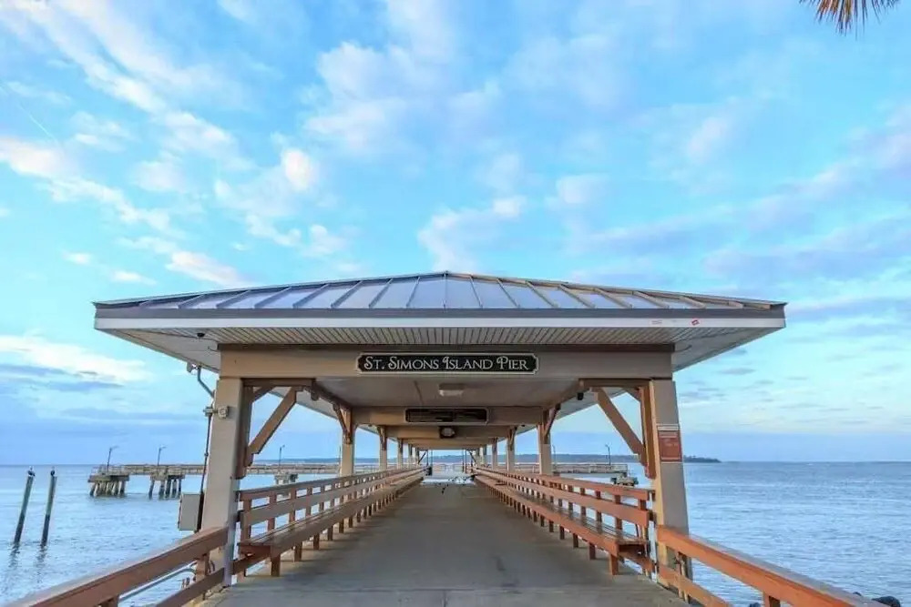 Inviting Condo With an Outdoor Pool, Washer/dryer, & AC - Near the Beach