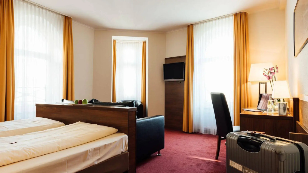 Arcade Hotel