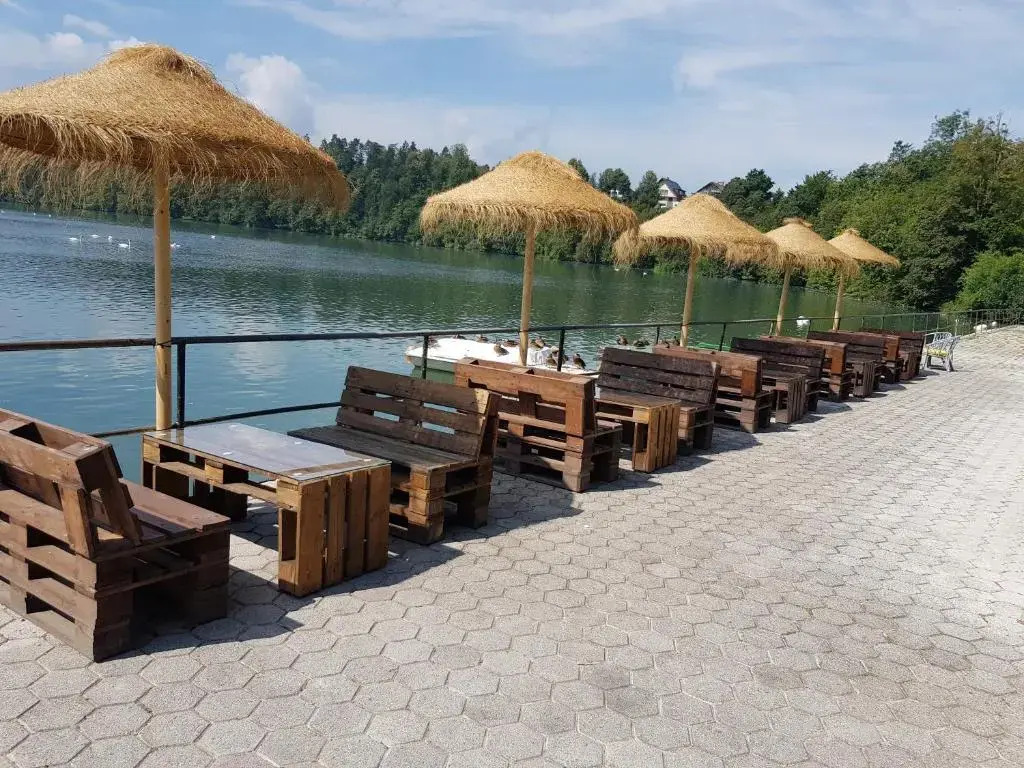 Gostisce Jezero