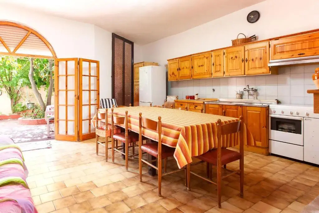 Casa con 3 camere letto e giardino spiaggia m123