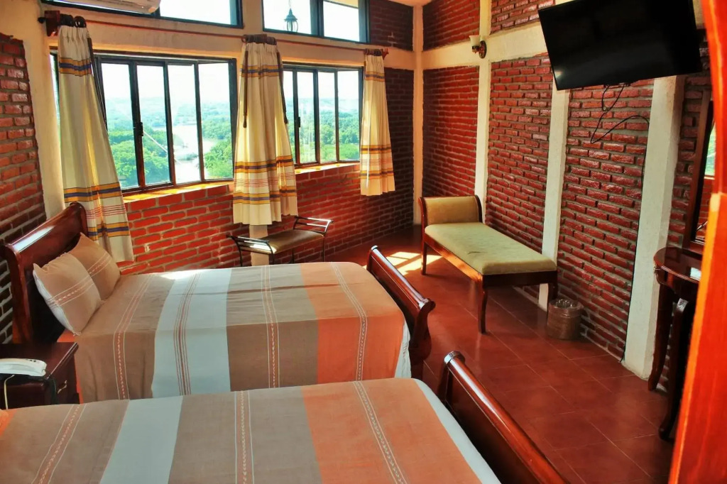 River Side Hotel