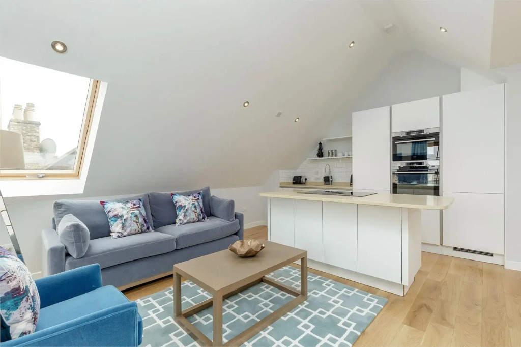Destiny Scotland - Royal Mile Residence
