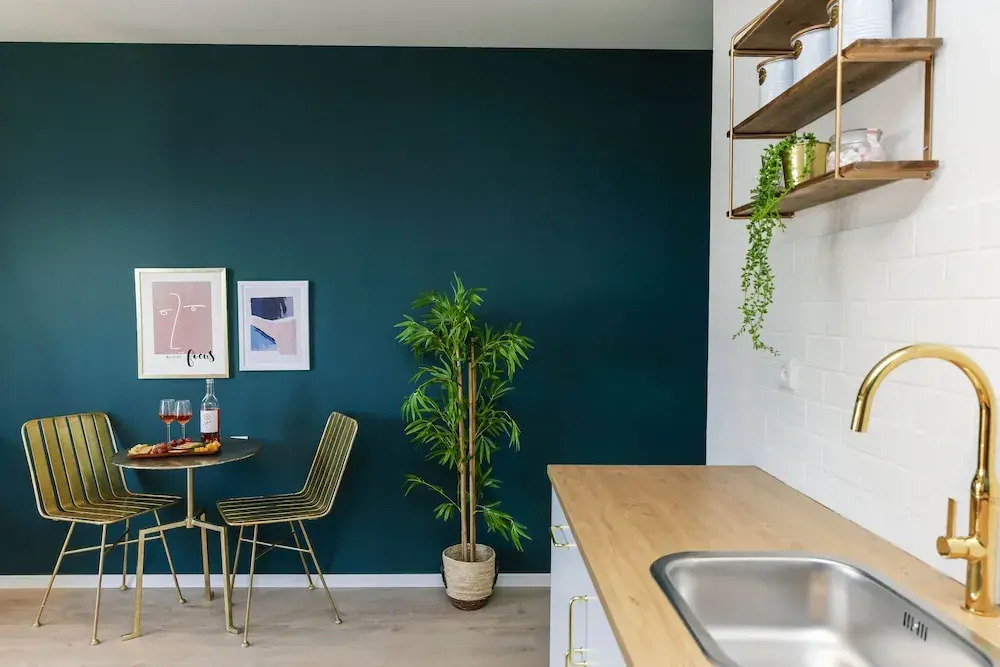 New - Trendy One Bedroom Apt, Most Popular Area