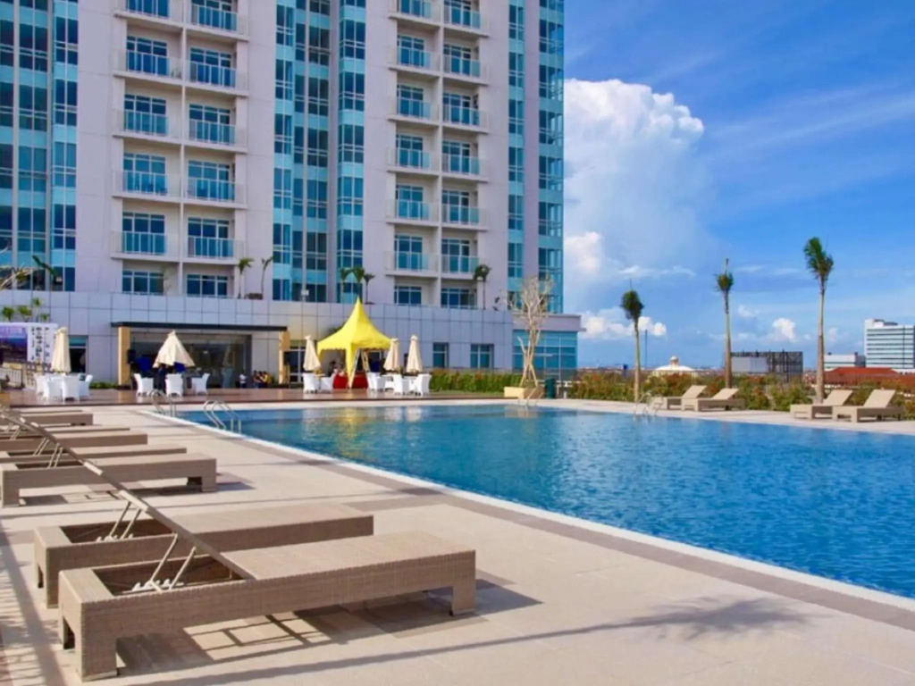 Cozy & Bright-Downtown- 2 Bedrooms w/Pool -21st Fl
