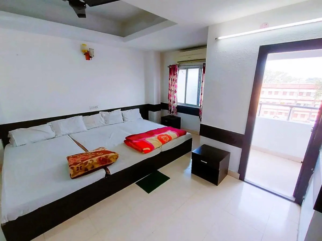 Chakra Nayan Tara Sonu Inn